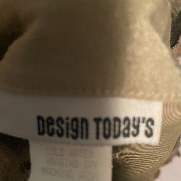 One of a kind jacket /cardinal , gold color . - Picture 4 of 4